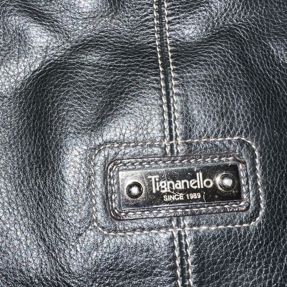 EUC Tignanello Large Black Pebbled Leather Crossbody - Picture 3 of 6